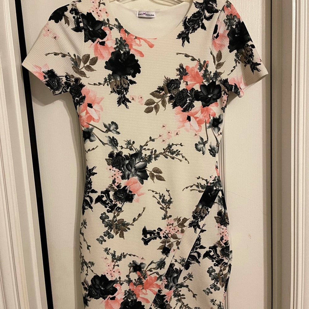 Dainty Hooligan Floral Dress size S